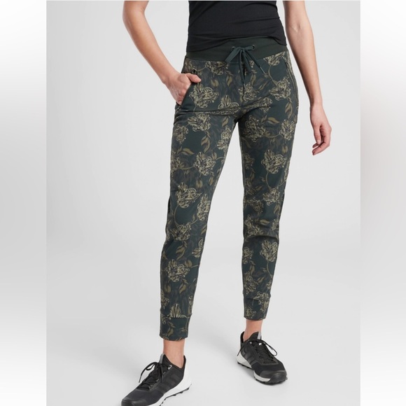 Athleta Trekkie North Printed Jogger, Terra Firma Olive - Picture 1 of 11